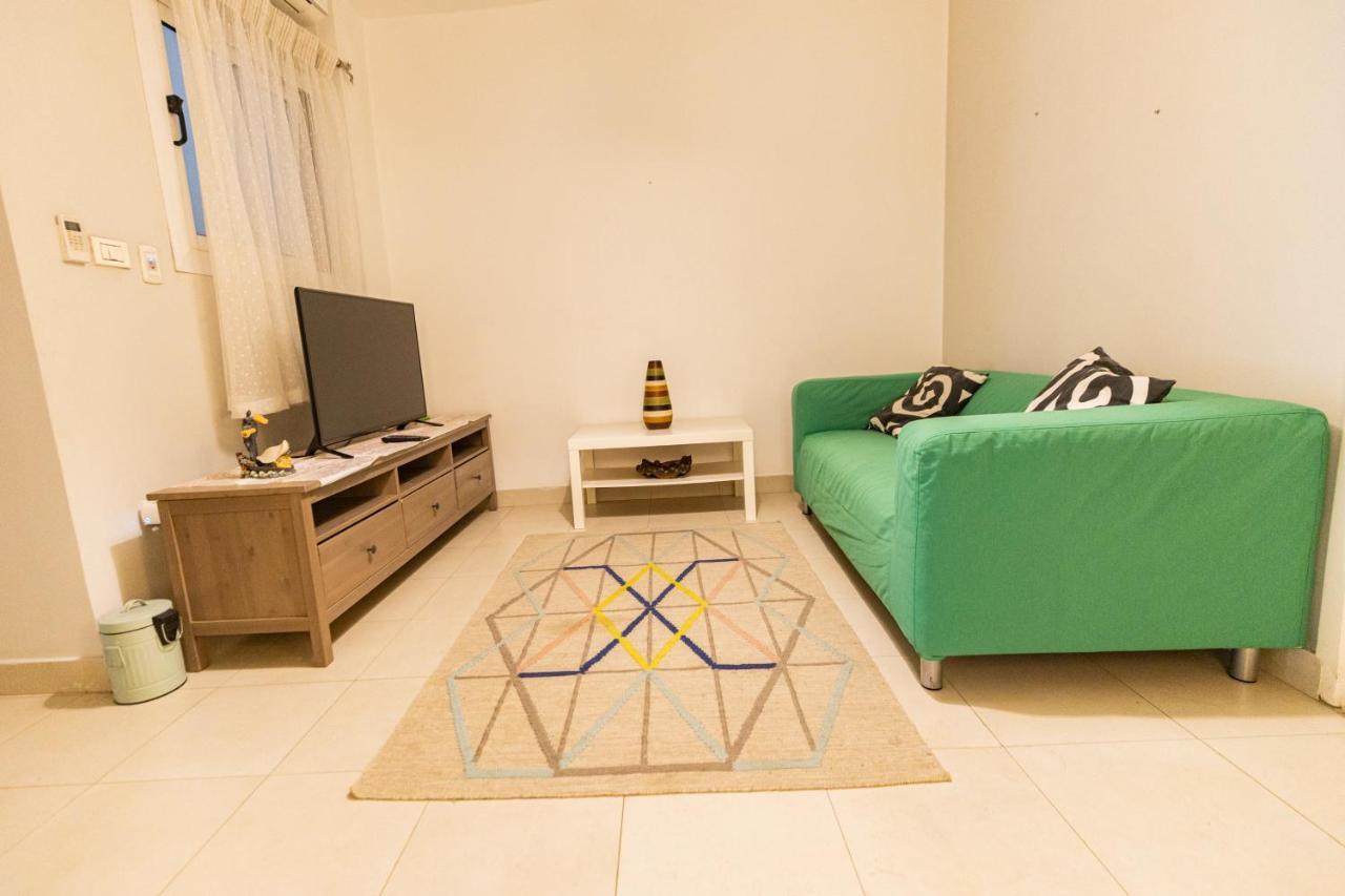 Lily Mint Spacious 3br In Maadi W-tv And Wifi Apartment